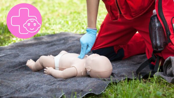 Zatrzymanie krążenia u dzieci. Jak uciskać klatkę piersiową u dzieci? Reanimacja, pierwsza pomoc.